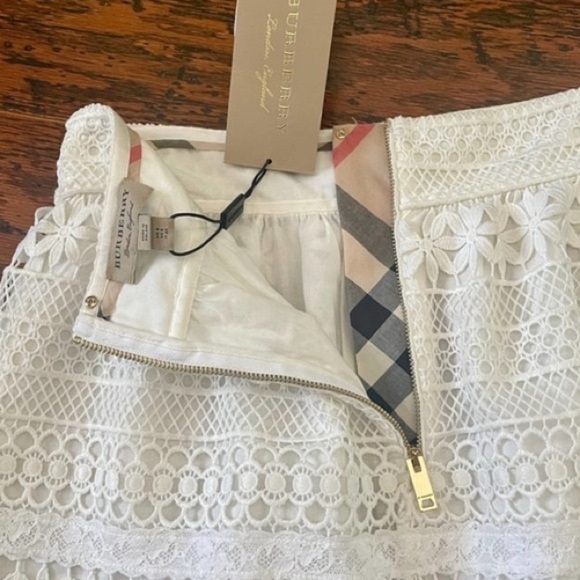 NWT Burberry Skirt Carwinley White Floral Lace Pencil Style Pockets Size US2… - Picture 1 of 7